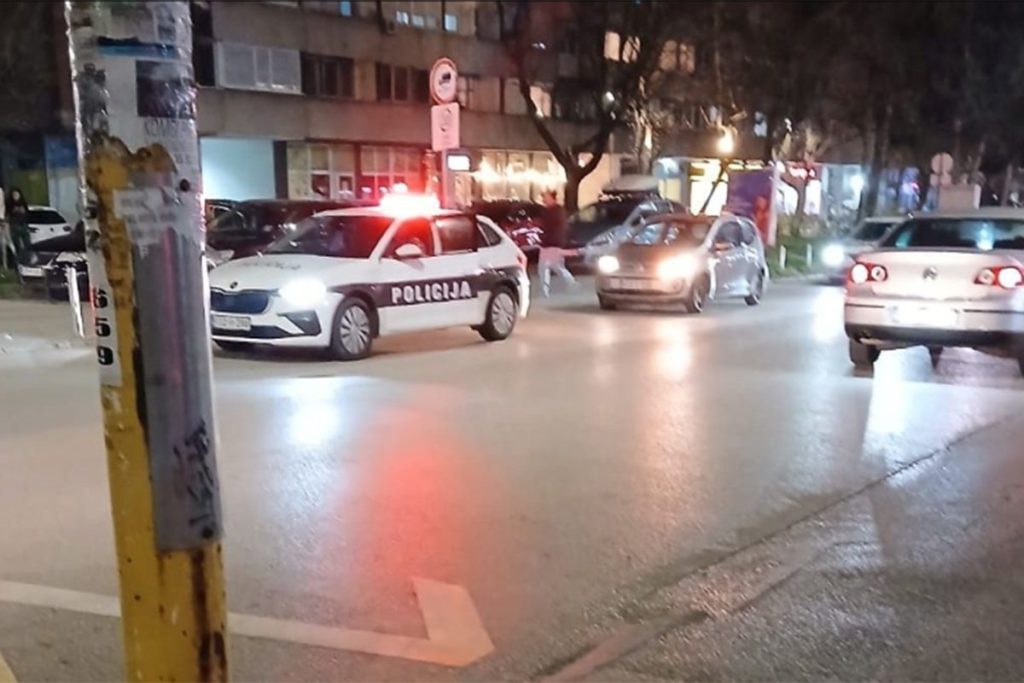 PUCNJAVA KOD STADIONA U TUZLI: Potukao se, pa potegao oružje