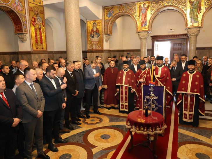 НЕМА ОПРОСТА ЗА НАТО АГРЕСИЈУ: Парастос у Бањалуци