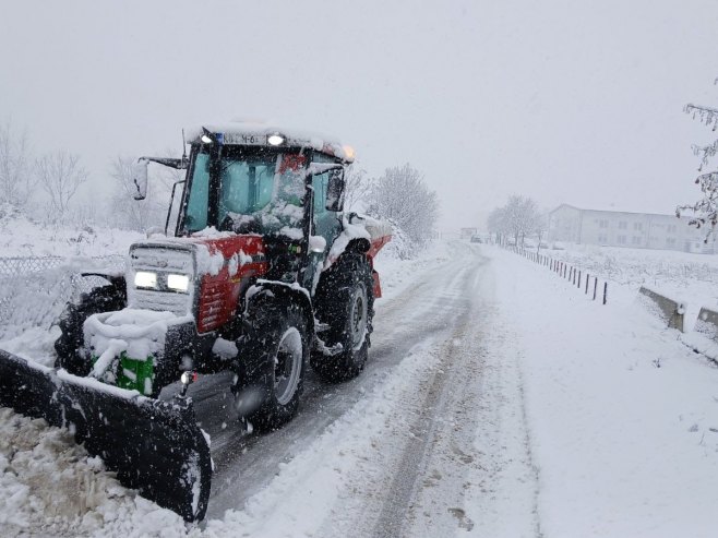 TEŠKA MEHANIZACIJA PROBILA PUT DO VILUSA: Skoro sva teritorija Manjače prohodona