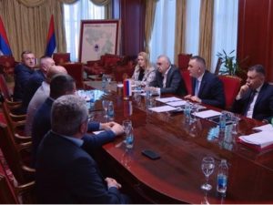 ХОЋЕ ЛИ БИТИ ПРОТЕСТА? Минић и превозници разговарали у Влади Српске, предложен састанак за два дана