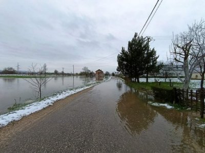 У ПРИЈЕДОРУ ЗАПЛАВЉЕНО ОКО 400 ОБЈЕКАТА: Потоци и бујичне воде пријете становништву (ВИДЕО)