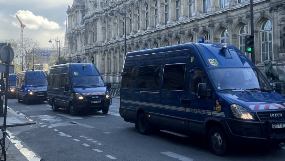 СПРИЈЕЧЕН ТЕРОРИСТИЧКИ НАПАД У ПАРИЗУ: Мушкарац хтио да активира експлозив код америчке банке