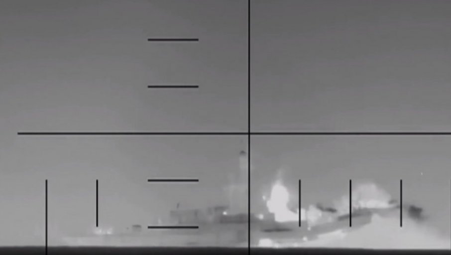 POGLEDAJTE – PENTAGON OBJAVIO SNIMAK TORPEDOVANJA: Hegset seiri – Američka podmornica potopila iranski ratni brod (VIDEO)