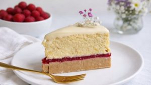 POSNA TORTA SA MALINAMA: Savršen dezert za sve prilike