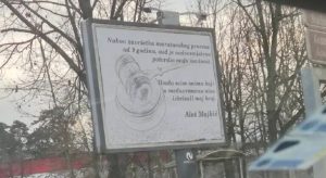 БАЊАЛУЧАНИН НА БИЛБОРДУ ОБЈАВИО ДА ГА ЈЕ СУД ОСЛОБОДИО ОПТУЖБИ: „Хвала свима онима који у међувремену нису избрисали мој број“