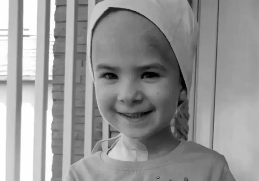 MALI ANĐEO OTIŠAO MEĐU ZVIJEZDE: Preminula djevojčica Ema (6) nakon duge borbe s bolešću (FOTO)