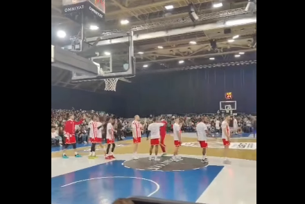 OVO JE SVE IZNENADILO: Košarkaši Zvezde aplauzom dočekani u sarajevskoj Zetri (VIDEO)