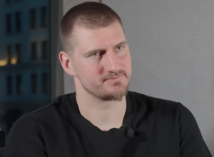 „ЖЕЛИМ ДА БУДЕМ ЗАПАМЋЕН КАО ДОБАР ЧОВЈЕК“ Јокић отворио душу и открио планове за наставак каријере (ВИДЕО)