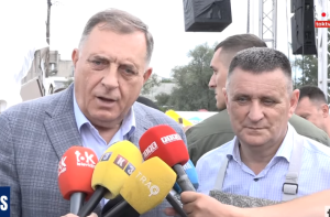 „DVOLIČNA OSOBA I FOLIRANT“ Dodik osuo paljbu po Đajiću zbog objave o platama (FOTO)