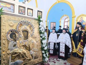 ИКОНА ПРЕСВЕТЕ БОГОРОДИЦЕ ТРОЈЕРУЧИЦЕ У ШИПОВУ: Вјерници се поклонили у вријеме поста (ФОТО)