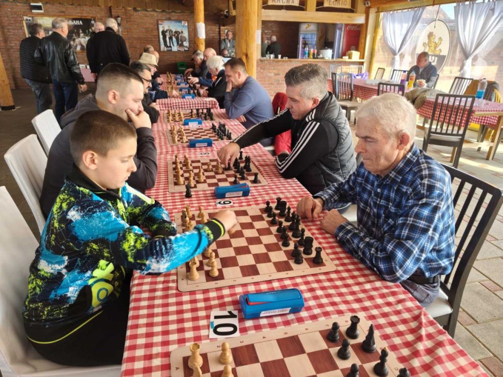 MEMORIJAL „SVETO GUSKIĆ“: Takmičari iz Srpske pokazali umijeće na šahovskom turniru u Gradišci