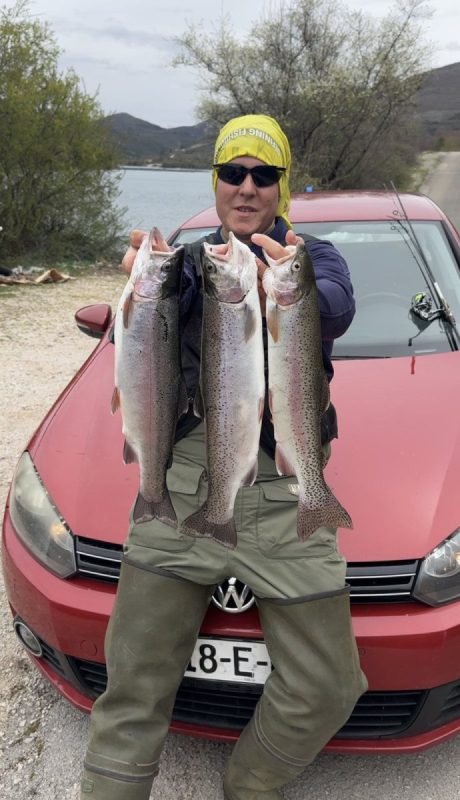 RIBOLOVCI U EKSTAZI: Mirko Mačkić iz Trebinja ulovio tri kapitalca (FOTO)