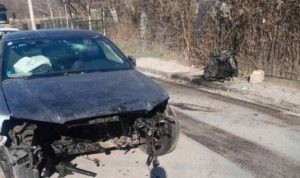 ТЕШКА САОБРАЋАЈНА НЕСРЕЋА У САРАЈЕВУ: Од силине удара мотор испао из аутомобила