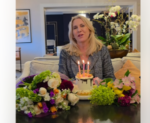 ИЗНЕНАЂЕЊЕ ЗА РОЂЕНДАН У ВАШИНГТОНУ: Цвијановићева се захвалила на пажњи и поклонима (ВИДЕО)