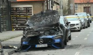 ПОЖАР У ЦЕНТРУ БИЈЕЉИНЕ: Ноћас изгорио аутомобил