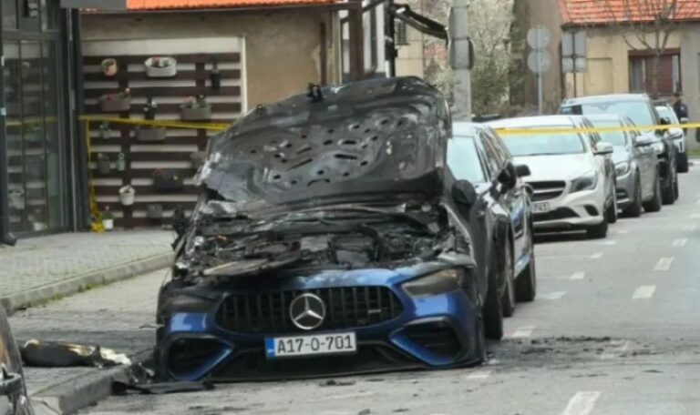 POŽAR U CENTRU BIJELJINE: Noćas izgorio automobil