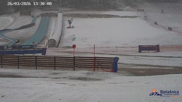 ЗИМА КАД ЈОЈ ВРИЈЕМЕ НИЈЕ: Снијег пада на Бјелашници