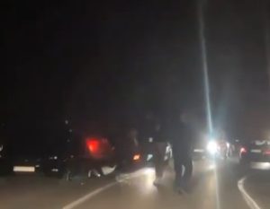 ТЕШКА НЕСРЕЋА НА ИЗЛАЗУ ИЗ ГРУДА: На терену и ватрогасци (ВИДЕО)