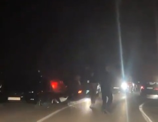 ТЕШКА НЕСРЕЋА НА ИЗЛАЗУ ИЗ ГРУДА: На терену и ватрогасци (ВИДЕО)