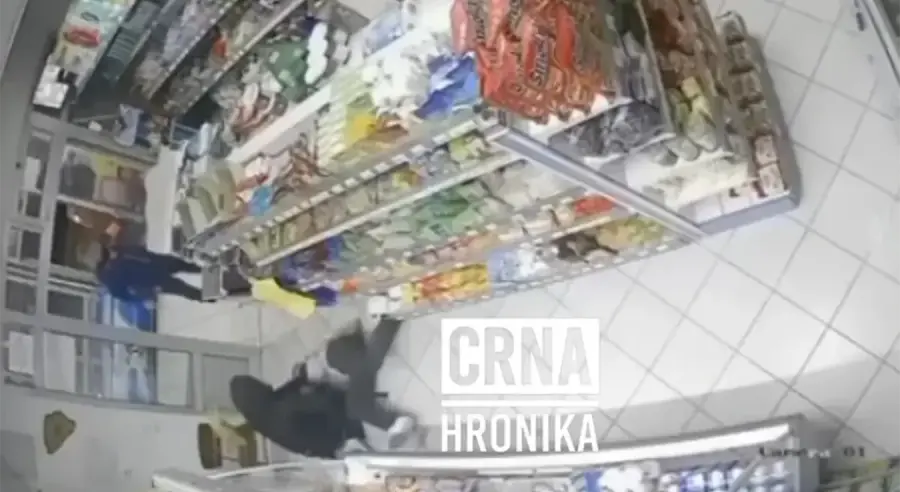 „POD ADRENALINOM I ŠOKOM SAM IZAŠAO“: Oglasio se pjevač koji je pobjegao iz prodavnice u koju je upao pljačkaš
