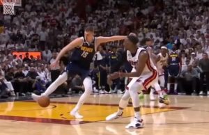 ЗАШТО ЈОКИЋ ШУТИРА ЛОПТУ НОГОМ? Најпознатији НБА скаут објаснио у чему је „цака“ (ВИДЕО)