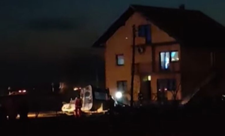 DETALJI POŽARA U BIJELJINI: Izgorjele kamp kućica i šupa, poznato da li ima povrijeđenih (VIDEO)