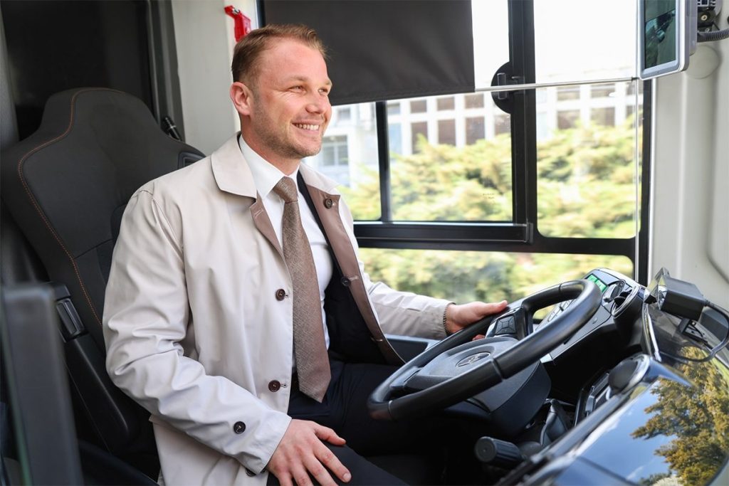 STANIVUKOVIĆ NAJAVIO VELIKE PROMJENE U JAVNOM PREVOZU: Banjaluka dobija tramvaje i električne autobuse (VIDEO)