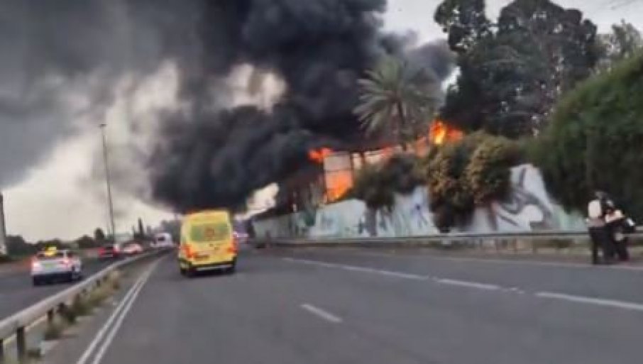 СТРАВИЧНИ СНИМЦИ КРУЖЕ МРЕЖАМА: Експлозије у Тел Авиву, густ дим прекрио небо