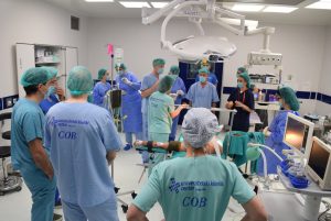 ПРВИ ЗАХВАТ ОВАКВЕ ВРСТЕ У БиХ: Пацијентима са УКЦ Српске трансплантирана кожа (ФОТО)