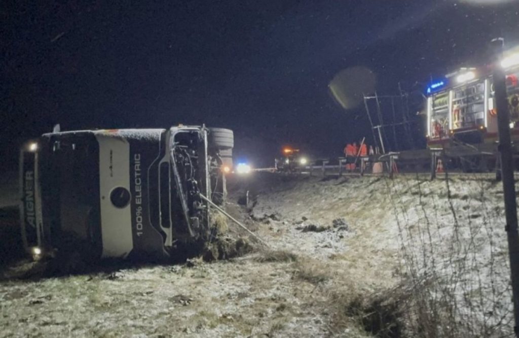 ŠTETA 400.000 EVRA: Vozač iz BiH jedva preživio udes sa električnim kamionom