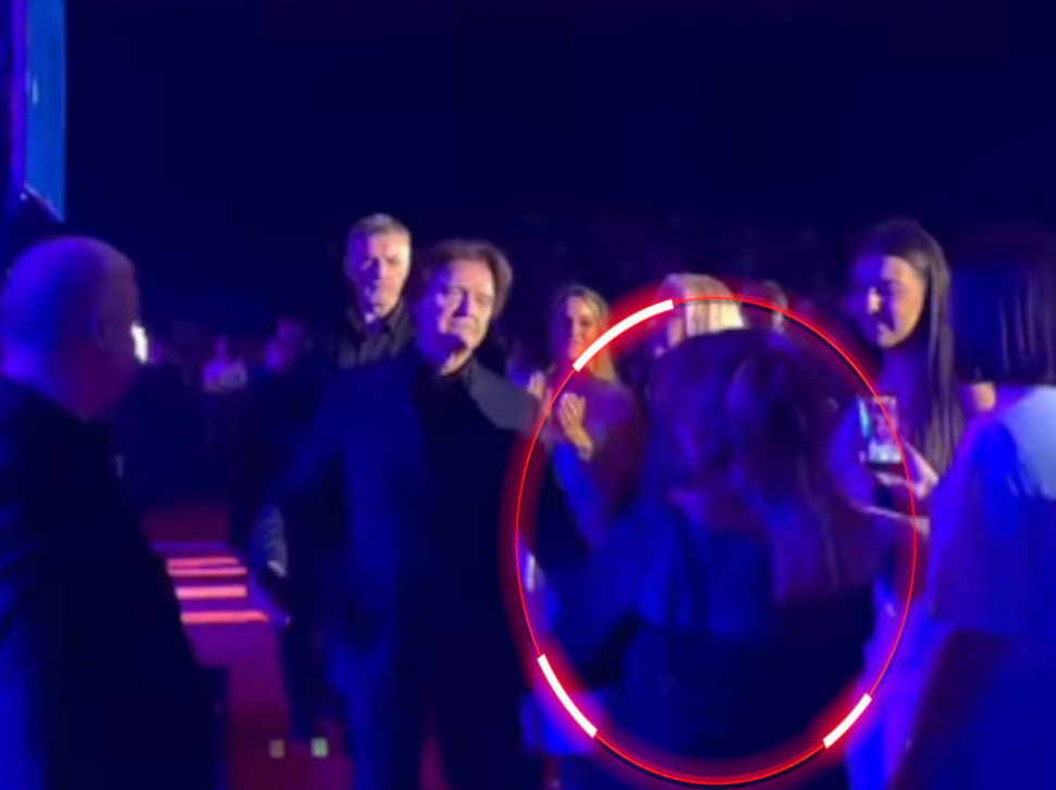 ЧОЛА СИШАО У ПУБЛИКУ ЗБОГ ЊЕ: Ево како је изгледало када је након много година угледао своју прву љубав на концерту у Сарајеву (ФОТО/ВИДЕО)