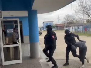 НОВИ ДЕТАЉИ АКЦИЈЕ „БРАЗИЛ“ У ГРАДИШЦИ: Дрога била сакривена у водокотлићу (ФОТО)