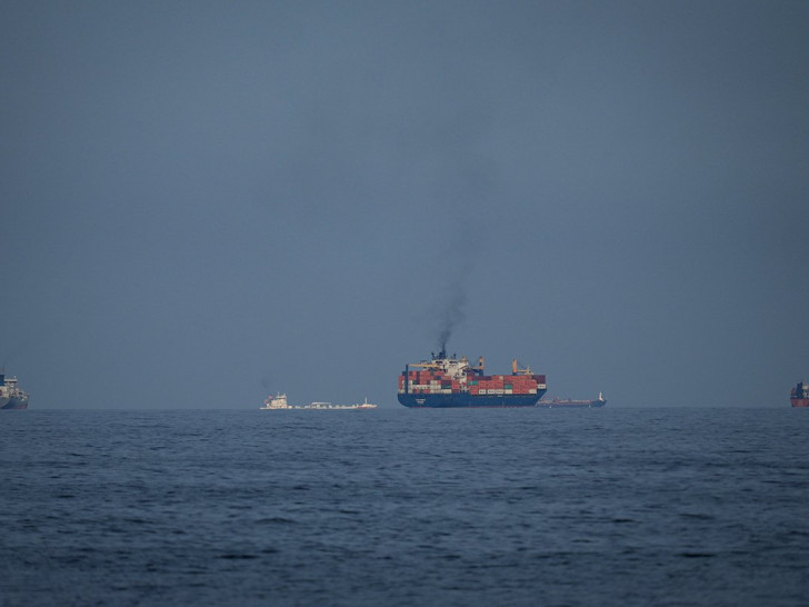 PRVI BRODOVI PROŠLI KROZ ORMUSKI MOREUZ: Postugnut dvosedmični plan o prekidu vatre