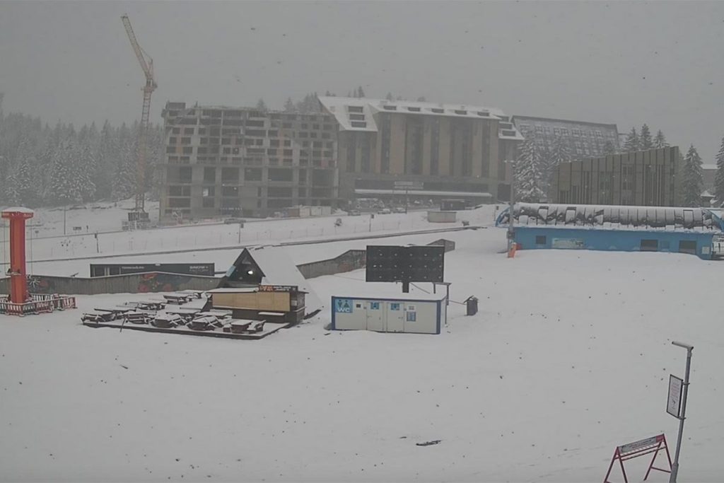SNIJEG NA JAHORINI U APRILU IZAZVAO KOLAPS: Gužve na putu Pale–Jahorina