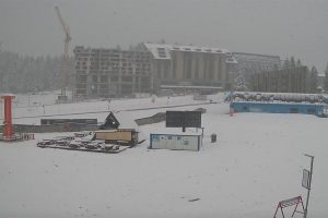 SNIJEG NA JAHORINI U APRILU IZAZVAO KOLAPS: Gužve na putu Pale–Jahorina