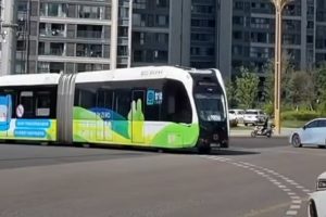 NEMA ŠINE: Ovo je novi tramvaj koji bi mogao stići u Banjaluku (VIDEO)