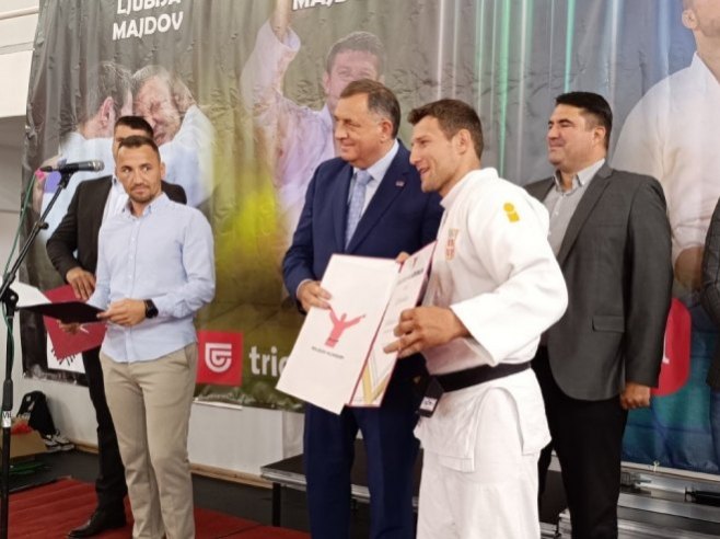 „OVO JE USPJEH ZA SVE NAS“: Dodik čestitao Majdovu titulu vicešampiona Evrope u džudou