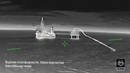 UDAR NA 1.000 KILOMETARA OD FRONTA: Ukrajina izvela napad na ruske naftne platforme u Kaspijskom moru (VIDEO)
