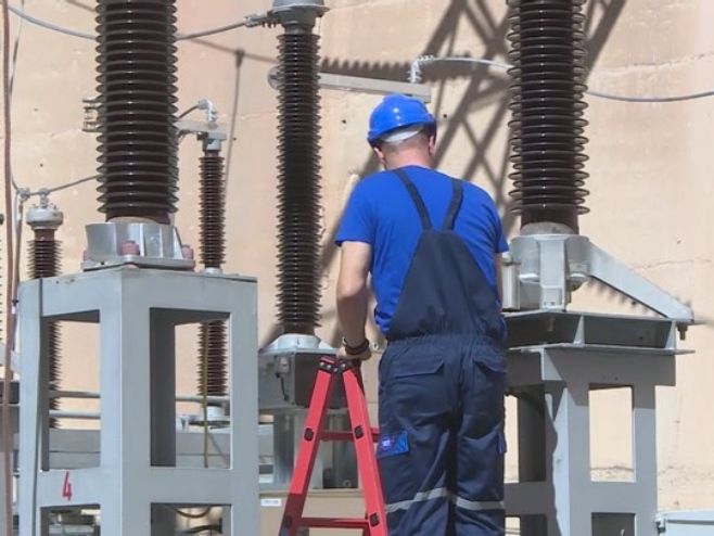 KO SVE UZIMA PLATU U KOVERTI? Rad na crno u Srpskoj još uvijek nije iskorijenjen
