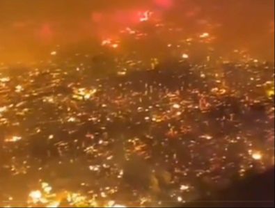 POŽAR PROGUTAO PLUTAJUĆE SELO: Bez krova nad glavom ostalo 1.000 domaćinstava (VIDEO)