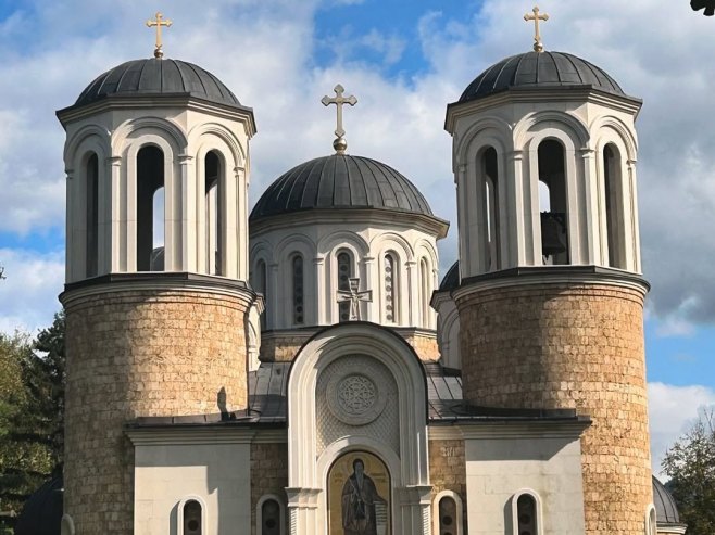 VANDALI NE STAJU: Sveštenicima u Beranima buše gume i grebu automobile