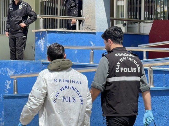 ПУЦЊАВА У ТУРСКОЈ: Најмање 20 особа рањено, има страдалих (ВИДЕО)