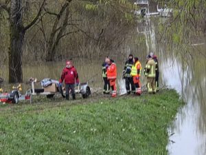 VELIKA OPASNOST NA SAVI: Desetine migranata zarobljeno, spasilačke ekipe na terenu (FOTO)