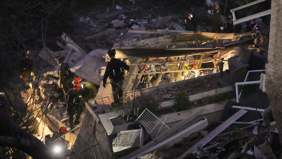 IRANSKA RAKETA SRAVNILA ZGRADU U HAIFI: Ljudi zatrpani pod ruševinama (FOTO/VIDEO)