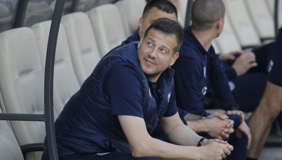 ЛАЛАТОВИЋ ИЗНЕНАДИО ПОТЕЗОМ! Пред долазак Партизана тренер Новог Пазара открио гдjе ће да преспава!