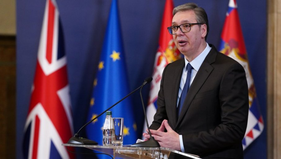 ВУЧИЋ УПОЗОРАВА: Србија је на раскрсници – слиједе одлуке које мијењају све (ФОТО)