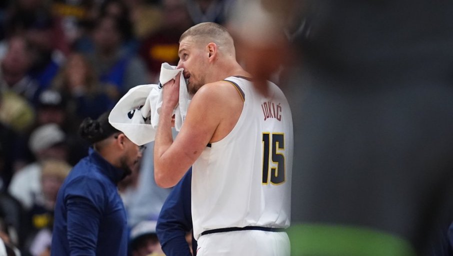 SNIMAK KOJI ĆE VAS RANIJEŽITI: Ognjena „ukrala“ šou Nikoli Jokiću (VIDEO)