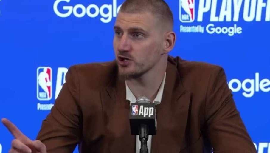 JOKIĆ PODIGAO PRST NA KONFERENCIJI: Novinar krenuo sa pitanjem, Srbin ga samo pogledao i… (VIDEO)