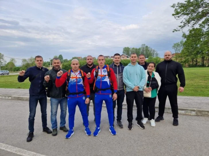 БОГОЈАВЉЕНСКИ ПЛИВАЧИ ОСНОВАЛИ УДРУЖЕЊЕ: Група Бањалучана пјешаче до Острога за болесног друга