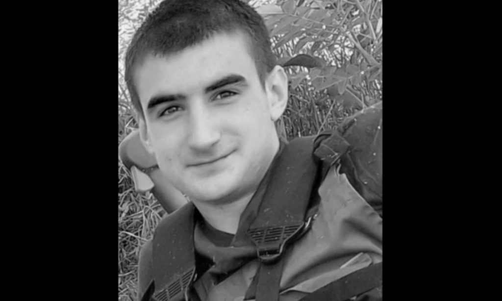 „PAMTIĆEMO GA PO ČISTOĆI SRCA“: Šumarska škola u Kraljevu se oprostila od omiljenog učenika